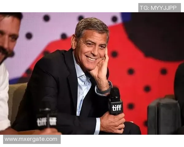 丑陋却才华横溢的白人足球明星背后的故事与成就